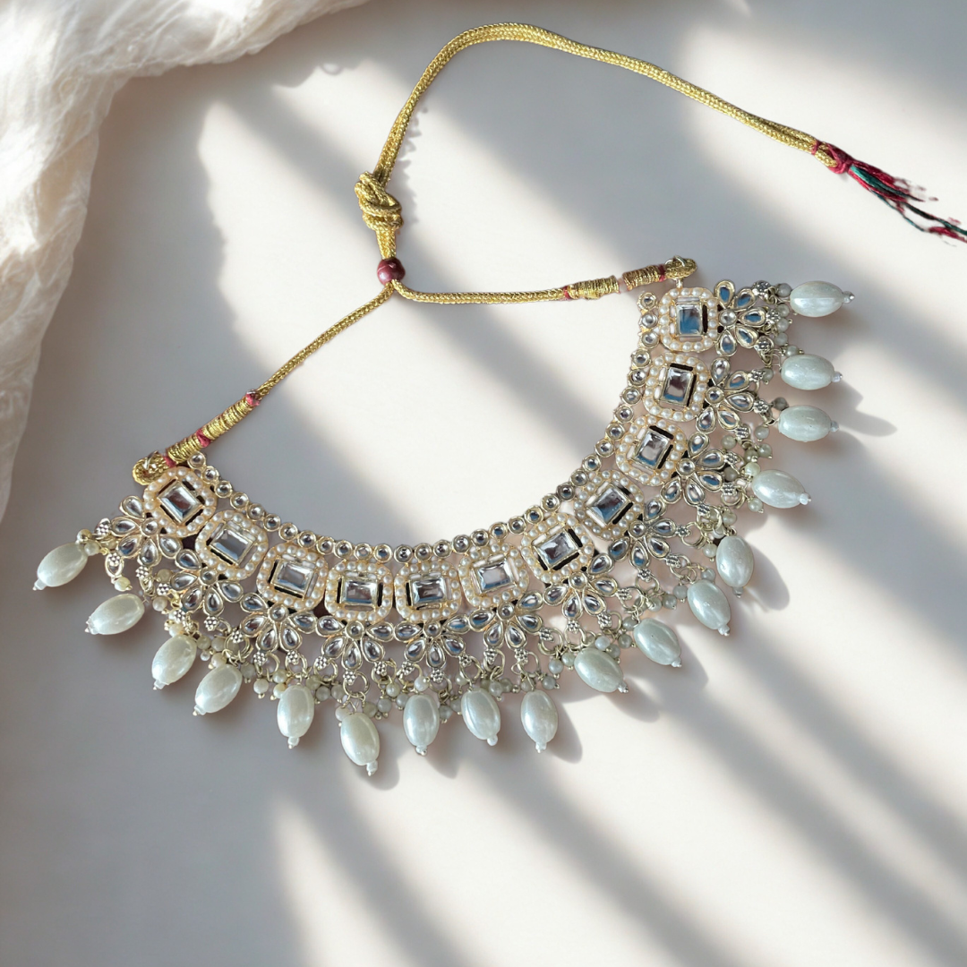 Falak Necklace, Earrings and Maang Teeka Set