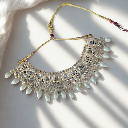 Falak Necklace, Earrings and Maang Teeka Set