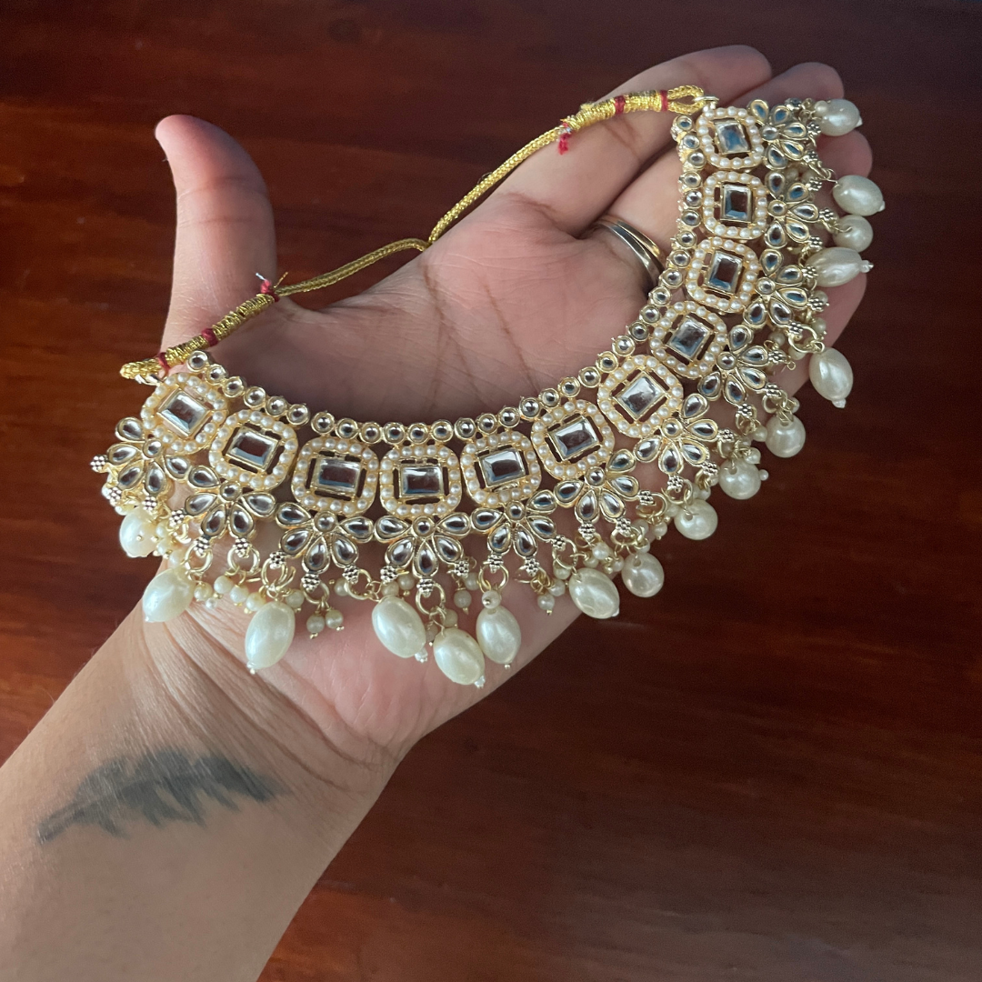 Falak Necklace, Earrings and Maang Teeka Set