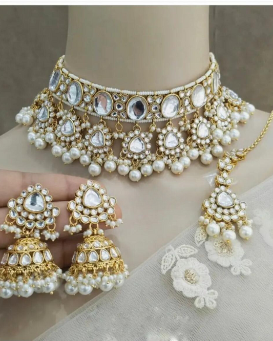 Aadhya Necklace, Earrings and Maang Teeka Set