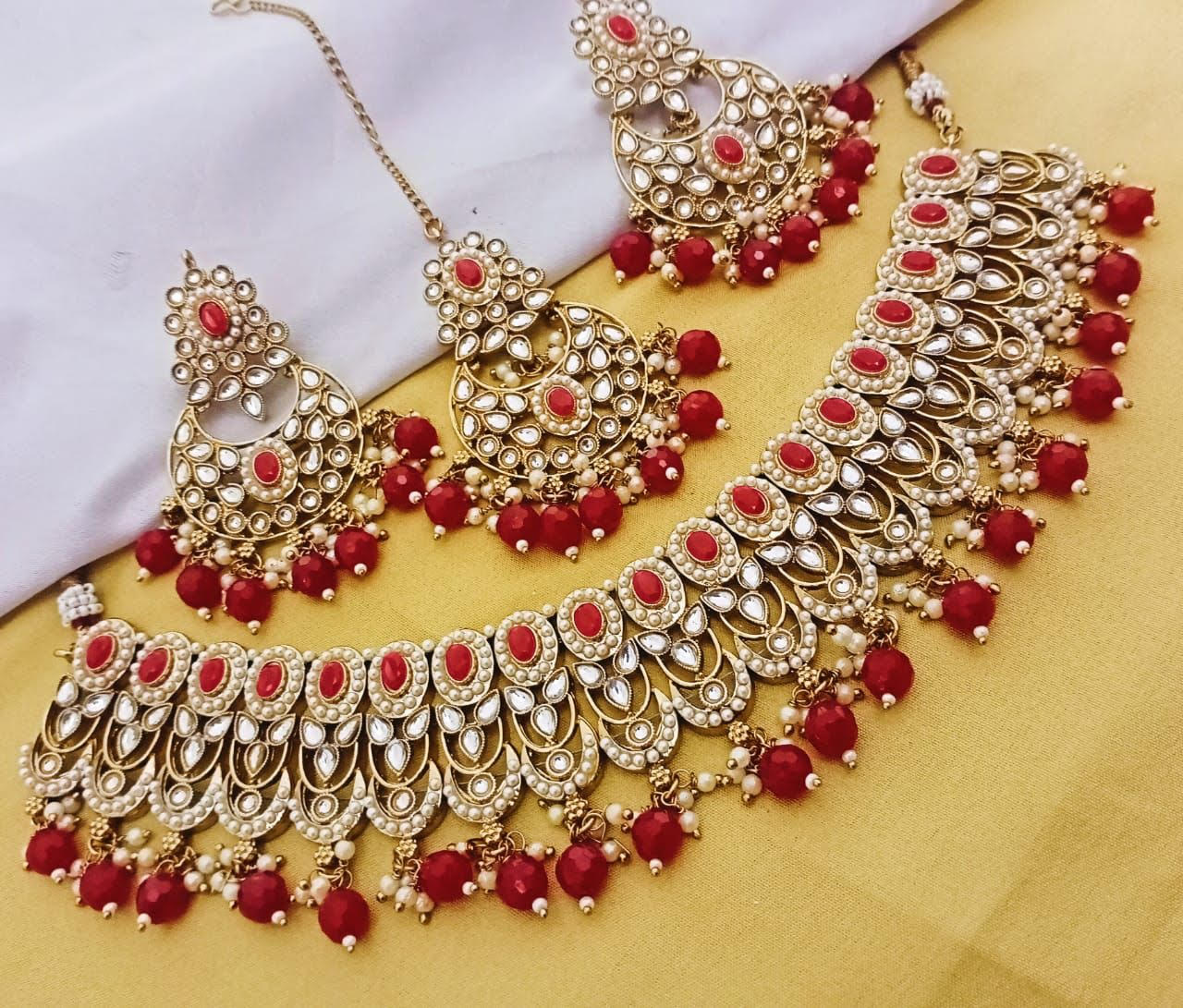 Amulya Choker, Earrings & Maang Teeka Set